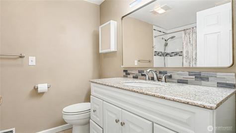 6201 Island Crest Way Mercer Island WA 98040