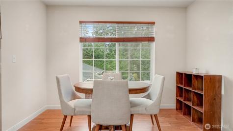 6201 Island Crest Way Mercer Island WA 98040