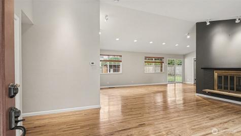 6201 Island Crest Way Mercer Island WA 98040