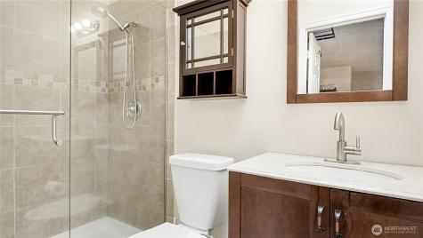 6201 Island Crest Way Mercer Island WA 98040