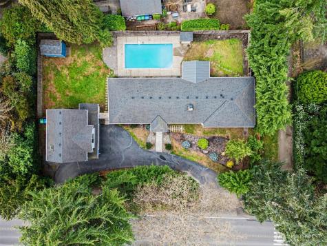 6201 Island Crest Way Mercer Island WA 98040