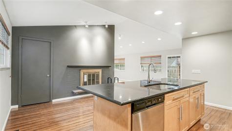 6201 Island Crest Way Mercer Island WA 98040