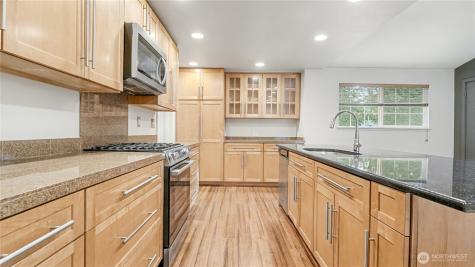 6201 Island Crest Way Mercer Island WA 98040