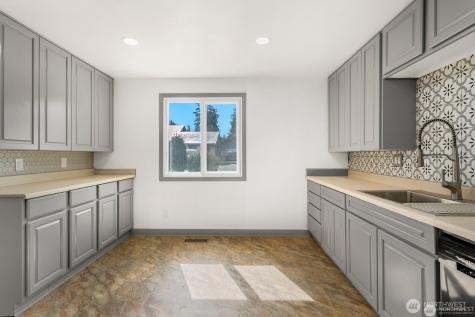 12438 9th Avenue S Seattle WA 98168