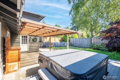 8906 35th Street W University Place WA 98466