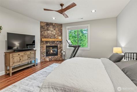 136 Zephyr Drive Silverlake WA 98645