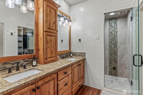 136 Zephyr Drive Silverlake WA 98645