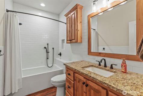 136 Zephyr Drive Silverlake WA 98645
