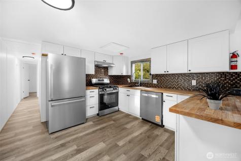 14322 Admiralty Way Lynnwood WA 98087