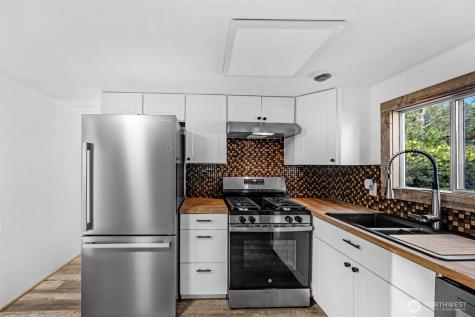 14322 Admiralty Way Lynnwood WA 98087