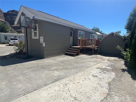 8818 Crescent Bar Road NW Quincy WA 98848