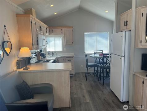 8818 Crescent Bar Road NW Quincy WA 98848