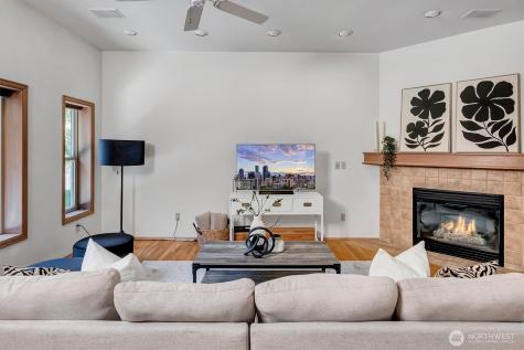 870 238th Avenue NE Sammamish WA 98074