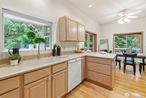 870 238th Avenue NE Sammamish WA 98074