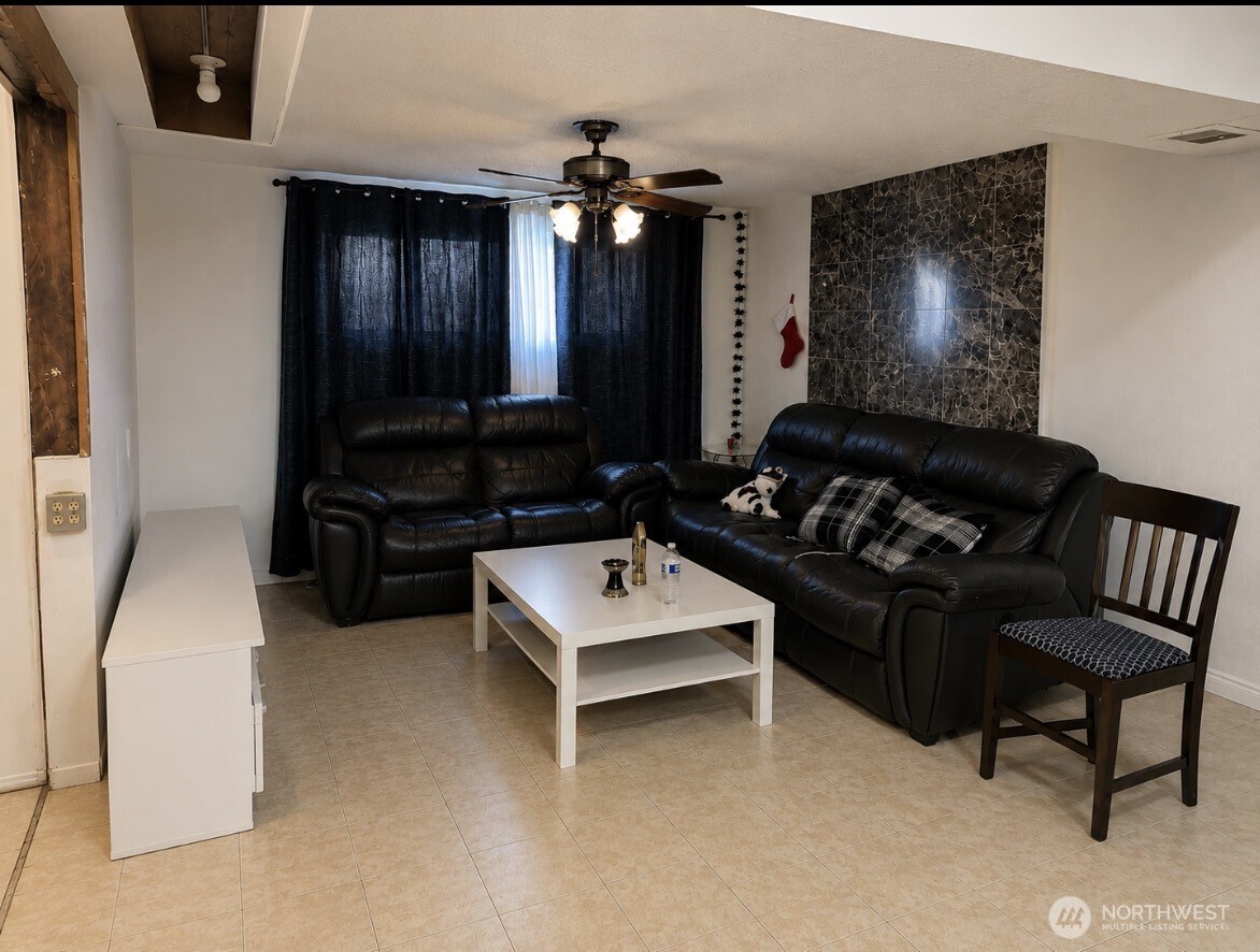 15035 29th Avenue S Seatac WA 98188