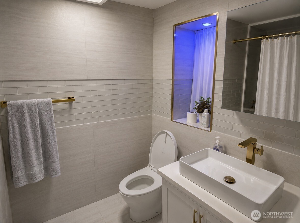 15035 29th Avenue S Seatac WA 98188
