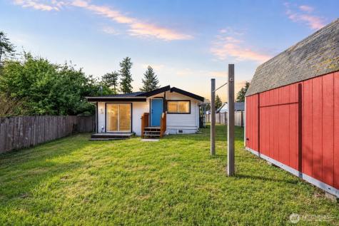 416 E 86th Street Tacoma WA 98445