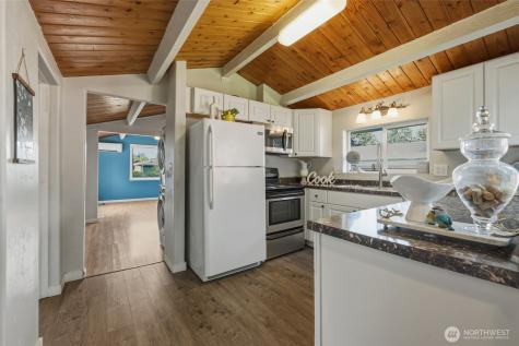 416 E 86th Street Tacoma WA 98445