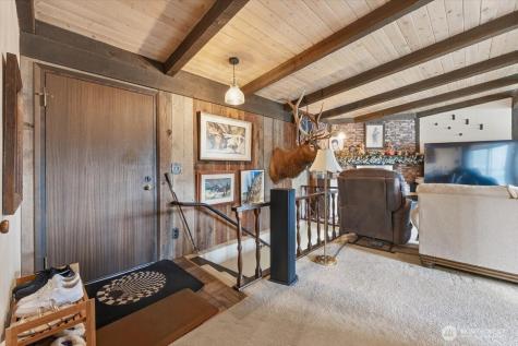 820 W Golf Course Drive Chelan WA 98816