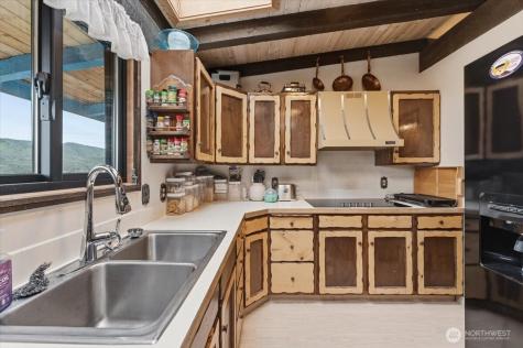 820 W Golf Course Drive Chelan WA 98816