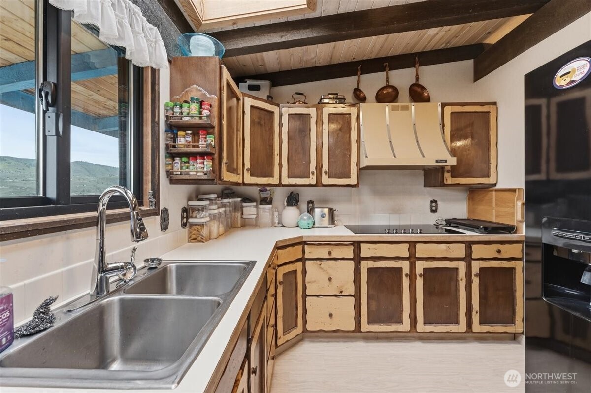 820 W Golf Course Drive Chelan WA 98816