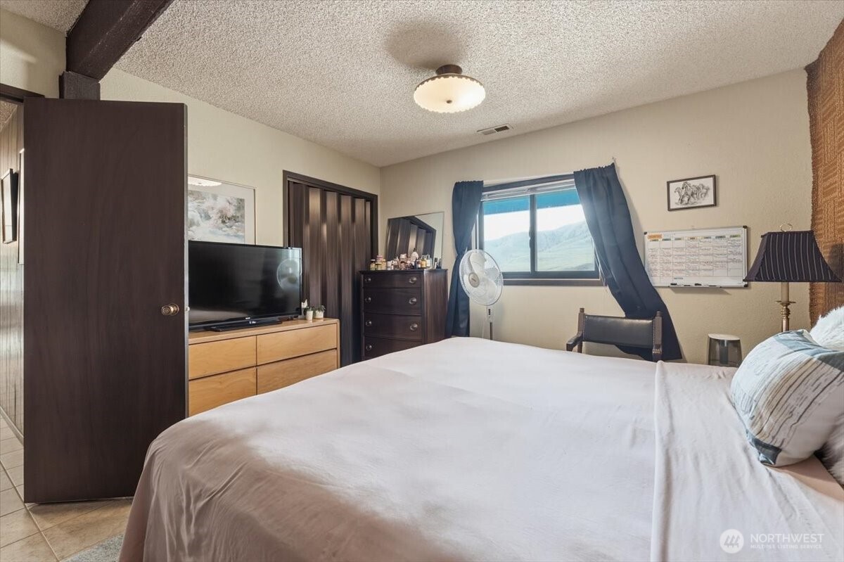 820 W Golf Course Drive Chelan WA 98816