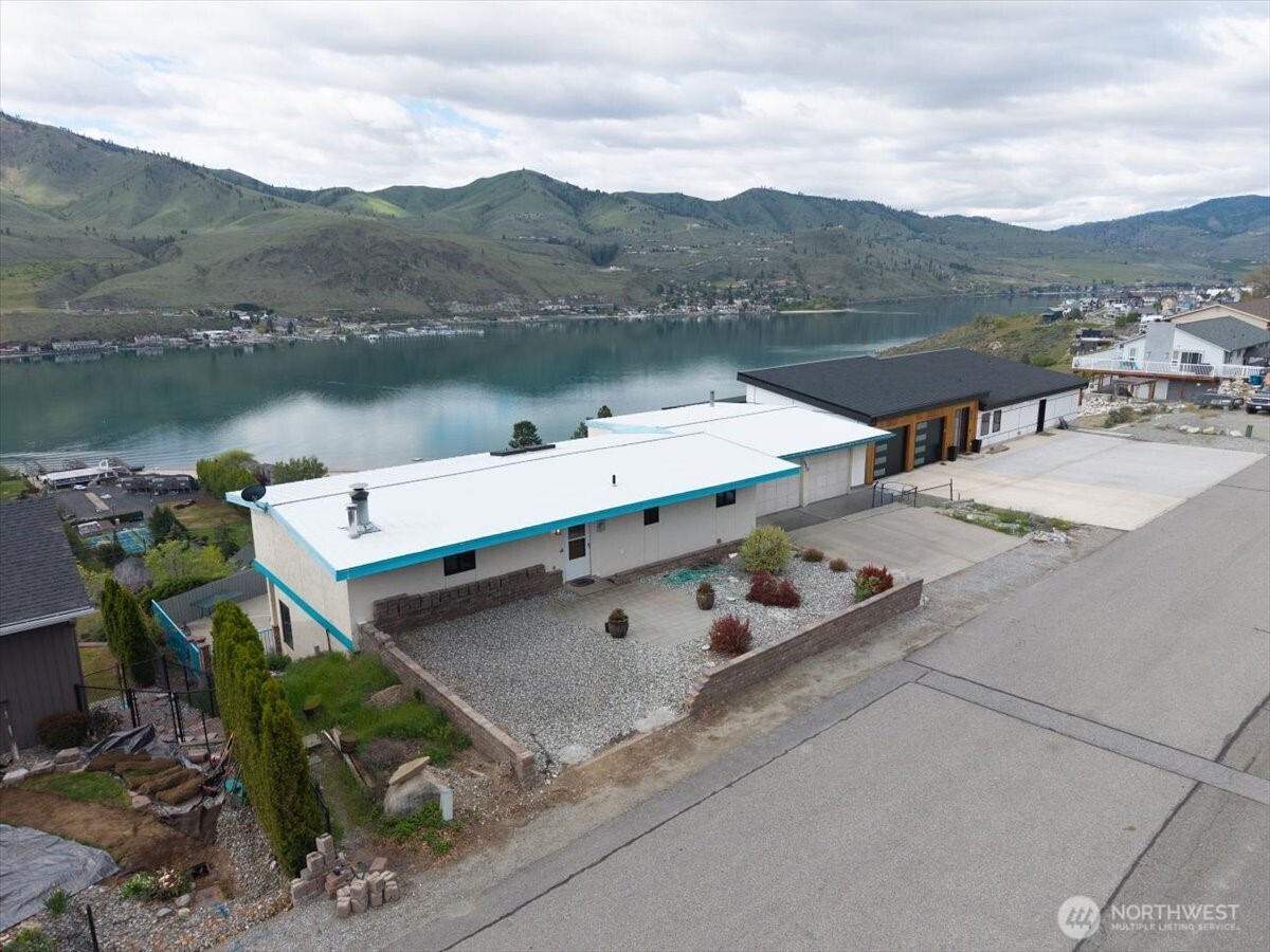 820 W Golf Course Drive Chelan WA 98816