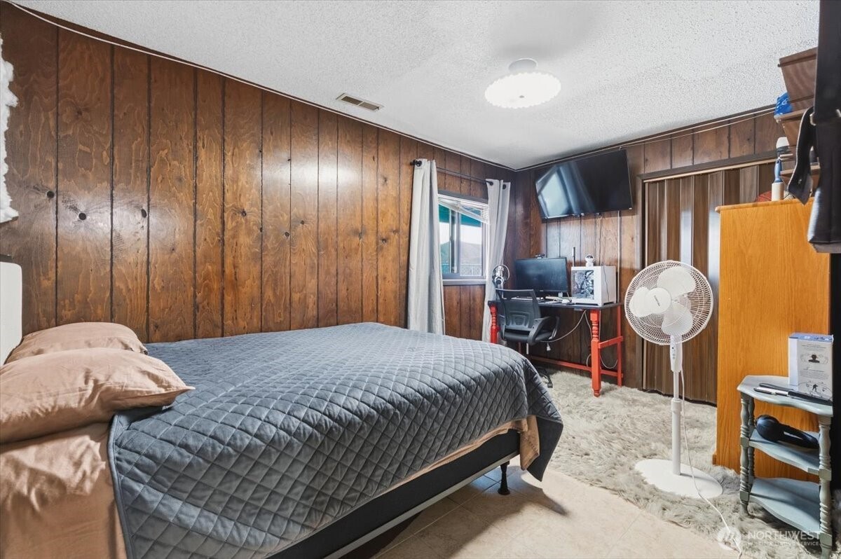 820 W Golf Course Drive Chelan WA 98816