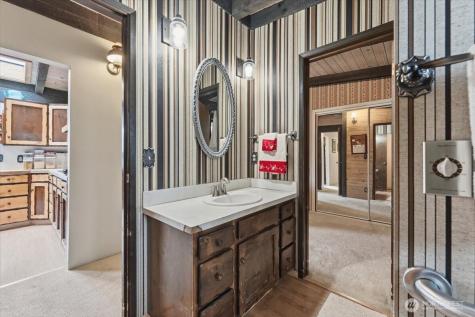 820 W Golf Course Drive Chelan WA 98816