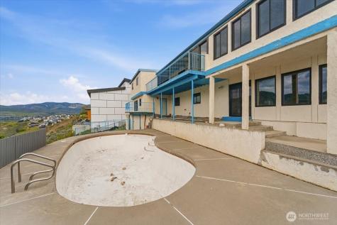 820 W Golf Course Drive Chelan WA 98816
