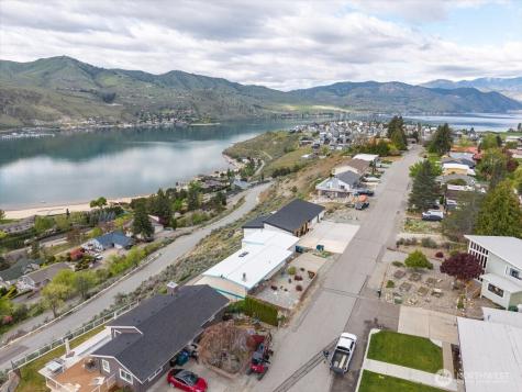820 W Golf Course Drive Chelan WA 98816