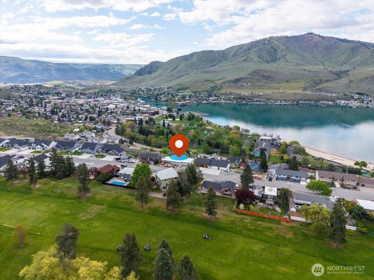 820 W Golf Course Drive Chelan WA 98816