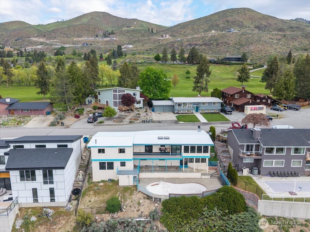 820 W Golf Course Drive Chelan WA 98816