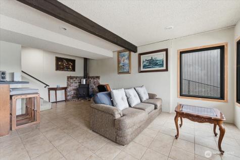 820 W Golf Course Drive Chelan WA 98816