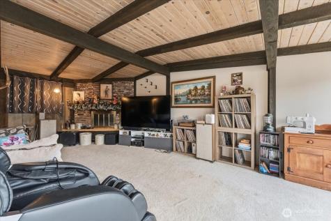 820 W Golf Course Drive Chelan WA 98816