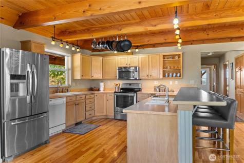 13 Serviceberry Road Winthrop WA 98862