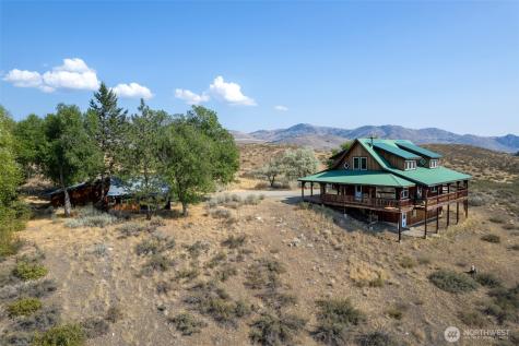 13 Serviceberry Road Winthrop WA 98862