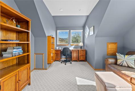 13 Serviceberry Road Winthrop WA 98862