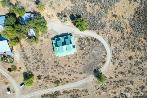 13 Serviceberry Road Winthrop WA 98862