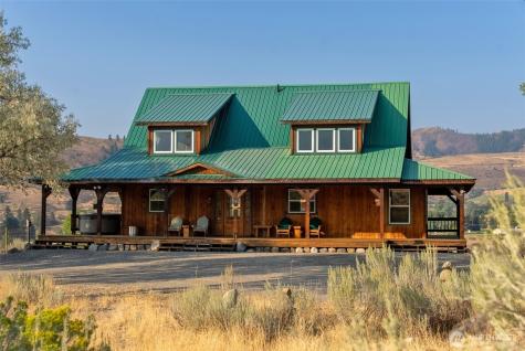 13 Serviceberry Road Winthrop WA 98862