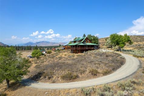 13 Serviceberry Road Winthrop WA 98862