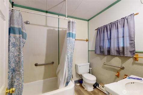 1516 Riddell Street Raymond WA 98577