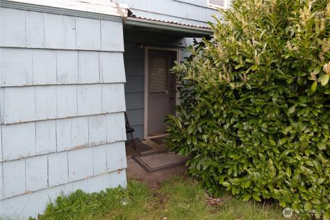 1516 Riddell Street Raymond WA 98577