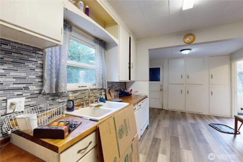 1516 Riddell Street Raymond WA 98577
