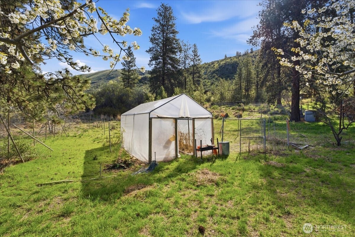 5 Mountain Spring Road Orondo WA 98843