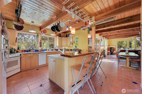 1673 Woodland Drive Port Townsend WA 98368