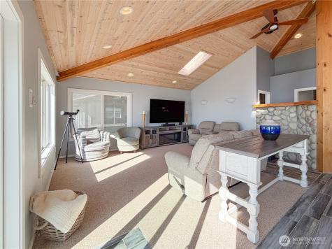 26 H South Beach Drive Hat Island WA 98206