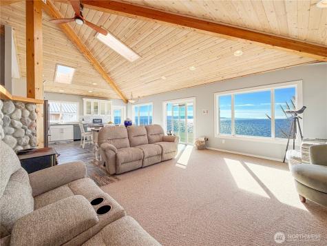 26 H South Beach Drive Hat Island WA 98206