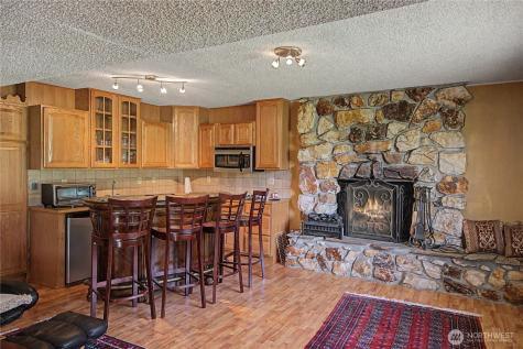 81 Golf Course Drive Pateros WA 98846