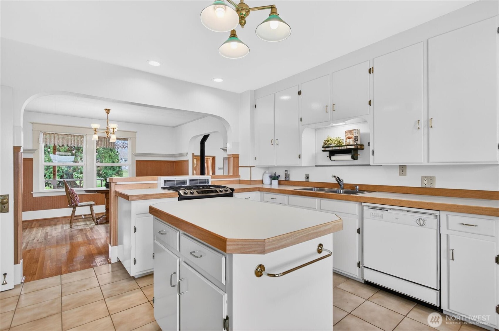 211 S Welcome Slough Road Cathlamet WA 98612